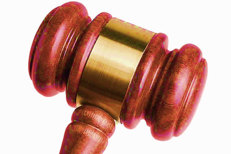 行政机关工作人员在执行职务过程中如因故意或过失给行政相对人造成侵害属于行政诉讼受案范围吗？